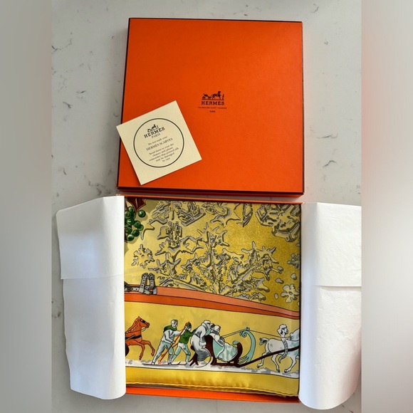 HERMES Vintage "Neige d'antan" Silk Scarf - Picture 2 of 2